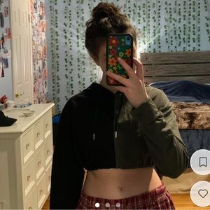 - cropped hoodie -half and half black and white - pull tie